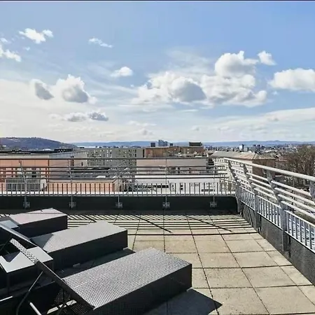 Spacious Private With Private Kitchen & Shared Bathroom Oslo