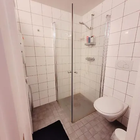 Spacious Private With Private Kitchen & Shared Bathroom * Oslo