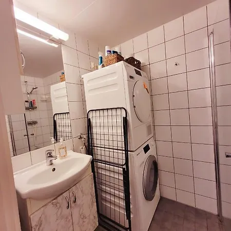 Spacious Private With Private Kitchen & Shared Bathroom *